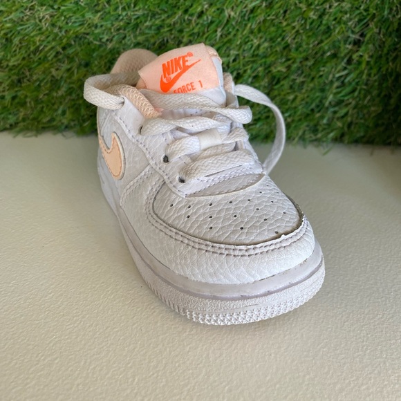 5C Airforce 1s - Picture 3 of 5